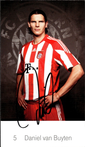 Daniel van Buyten FC Bayern Mnichov 2010/11 Podpisova karta Autogram