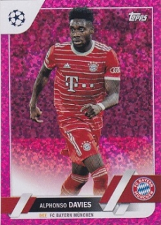 Alphonso Davies Bayern Munchen Topps UEFA Club Competitions 2022/23 Pink Sparkle #162
